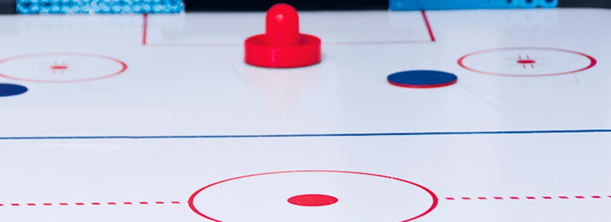 demonstrator-smart-airhockey