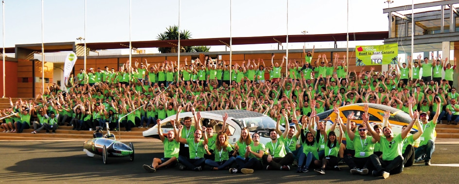 smart-green-island-2019 Jubelnde Teilnehmer des Smart Green Island Makeathons 2019.